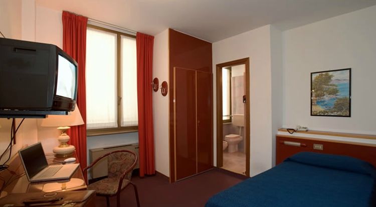 New Alexander Hotel Genoa Exterior photo